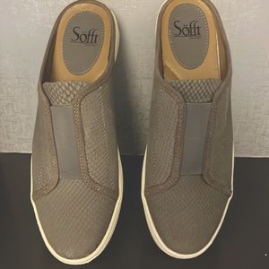 sofft brand snake pattern suede mules size 9.5worn 2x perfect condition